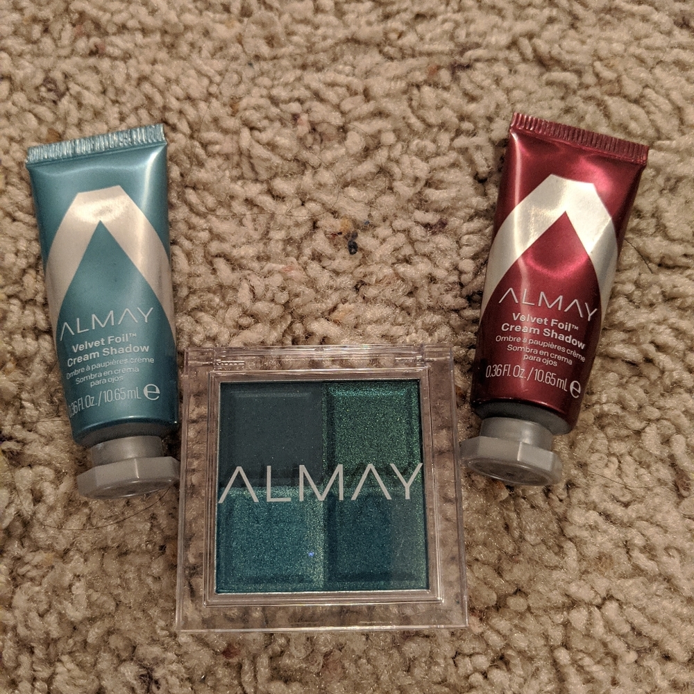 Almay eyeshadow bundle